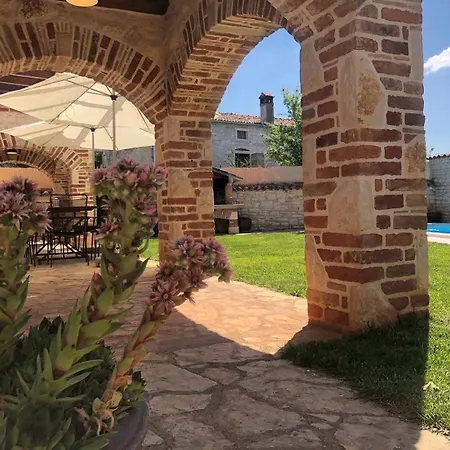 Lamija Villa